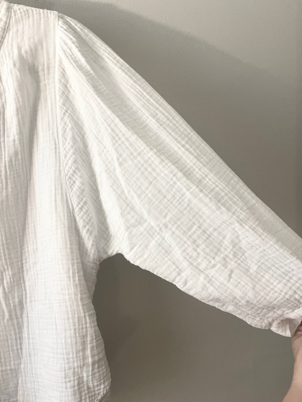 XiRENA White Button Up Blouse Shirt Lark Gauze Cotton Coastal Quiet Luxury Small - Picture 4 of 5